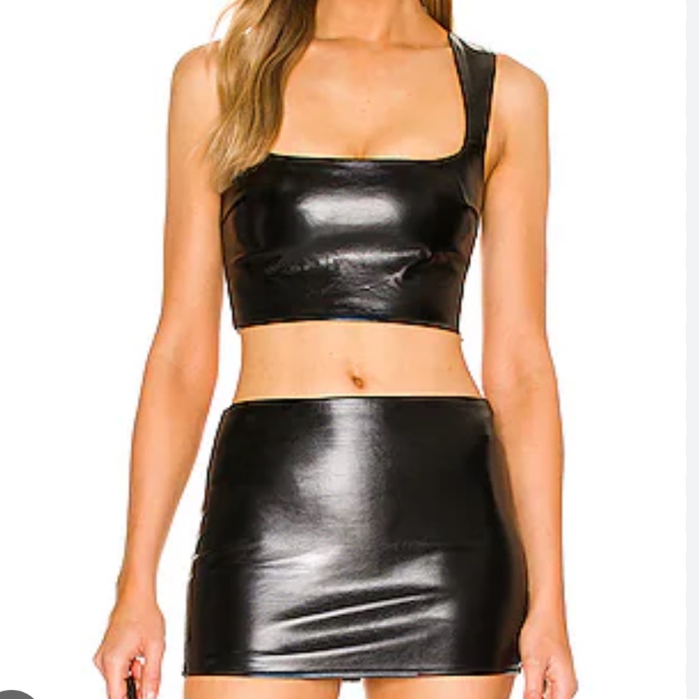 h:ours Kida Top in Black
